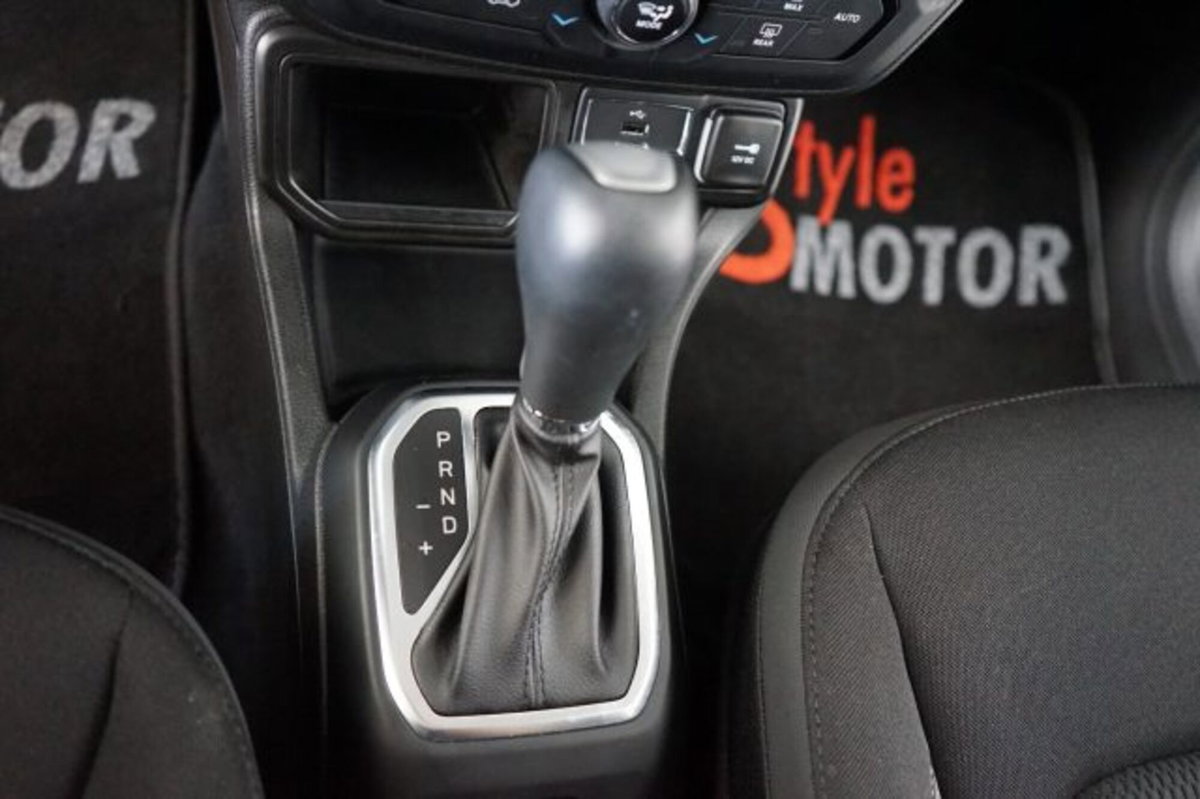 Jeep Renegade 1.5 Turbo T4 MHEV Limited (10)