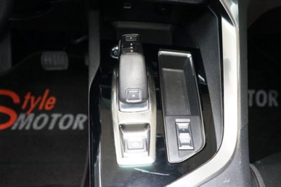 Peugeot 3008 BlueHDi 130 S&S EAT8 Active Business (13)