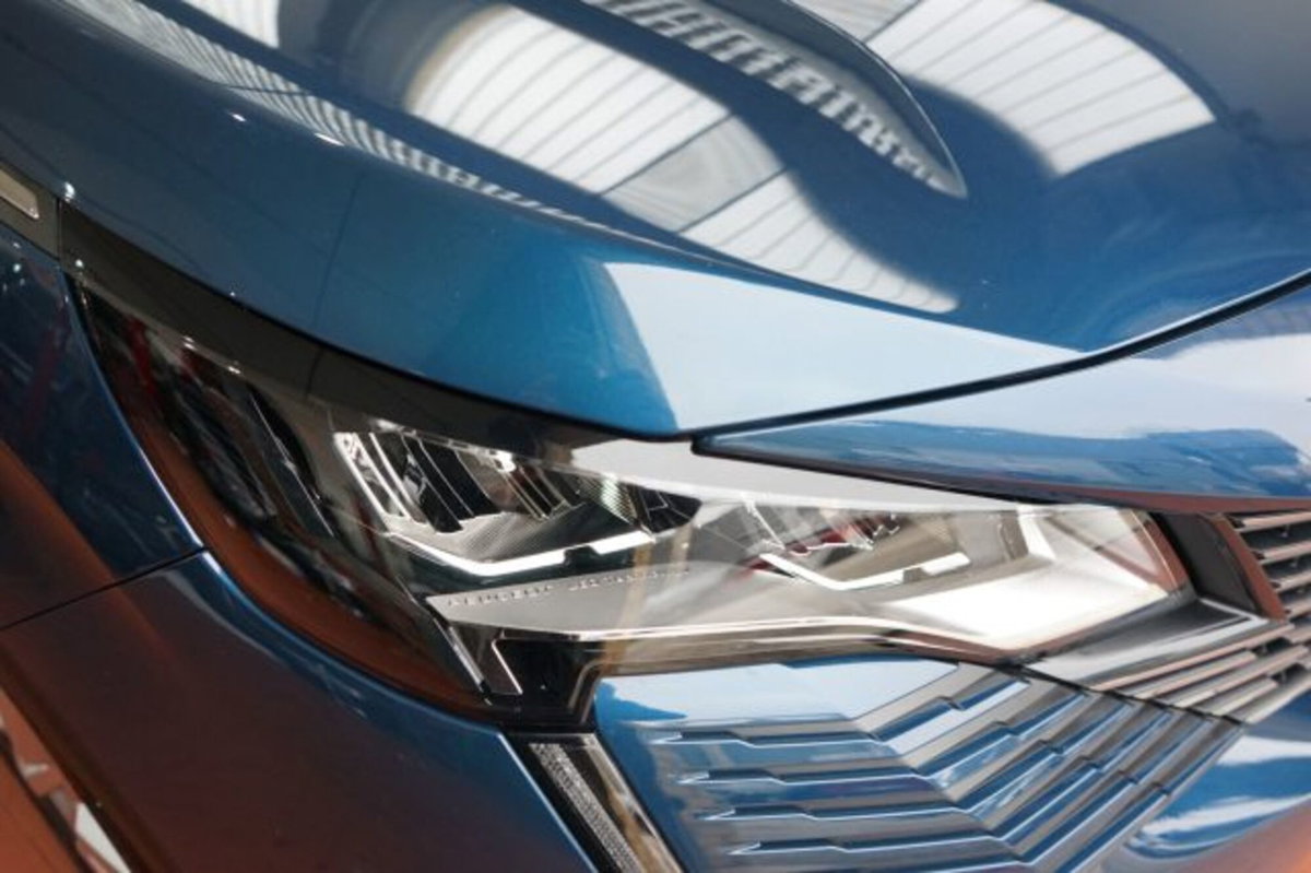 Peugeot 3008 BlueHDi 130 S&S EAT8 Active Business (18)
