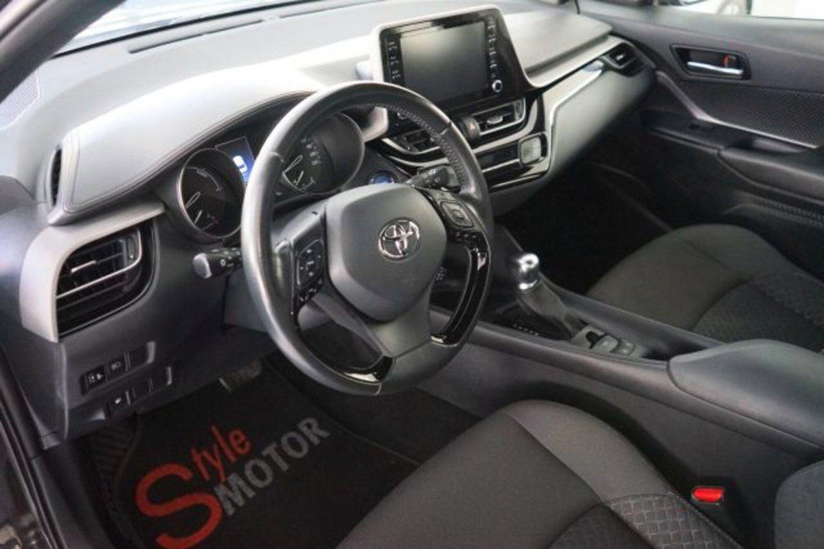 Toyota Toyota C-HR 1.8 Hybrid E-CVT Active (6)
