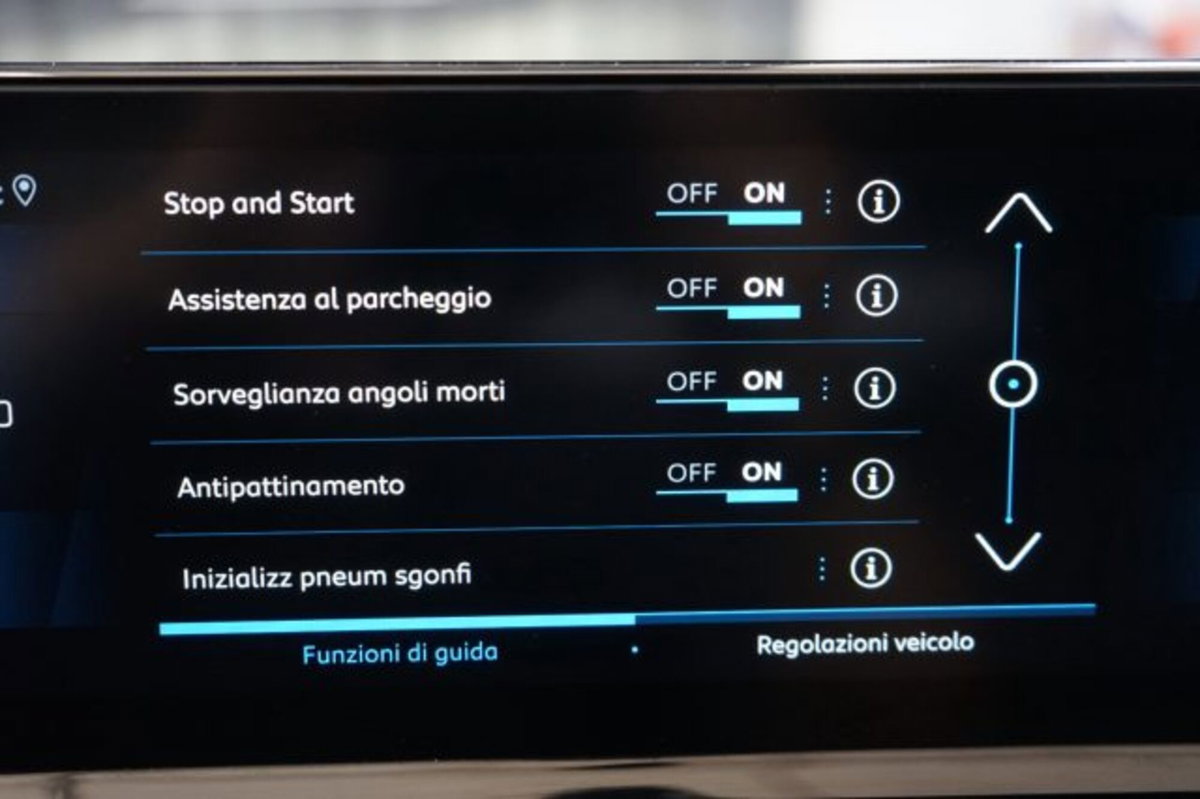 Peugeot 3008 BlueHDi 130 S&S Allure Pack (10)