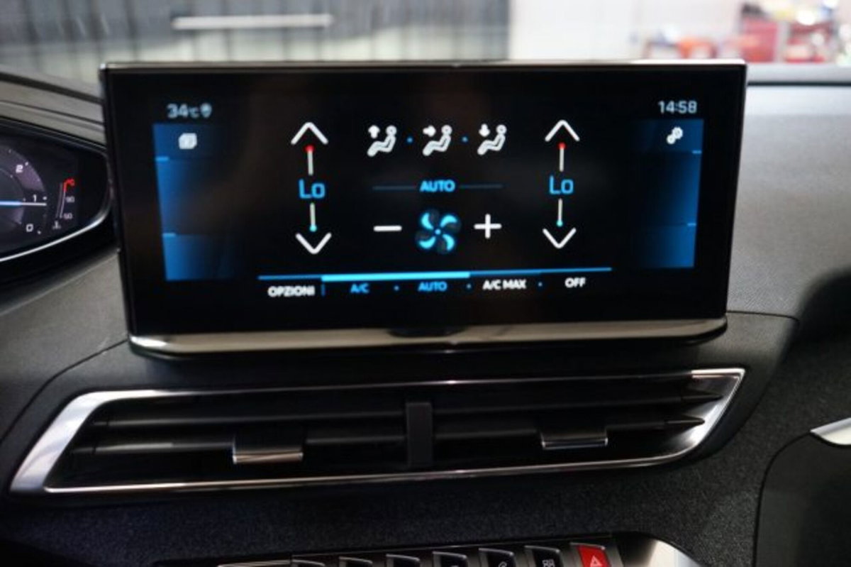 Peugeot 3008 BlueHDi 130 S&S Allure Pack (12)