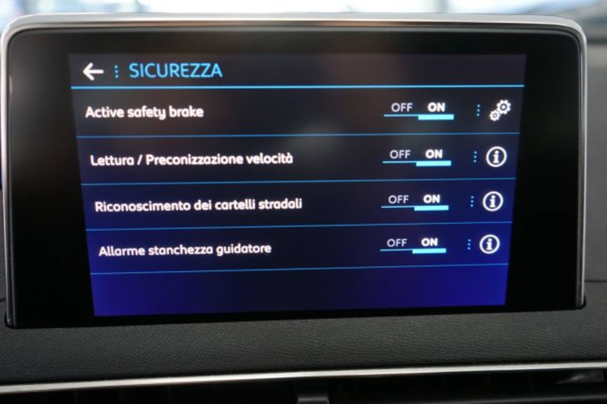 Peugeot 3008 PureTech Turbo 130 S&S Active Pack (10)