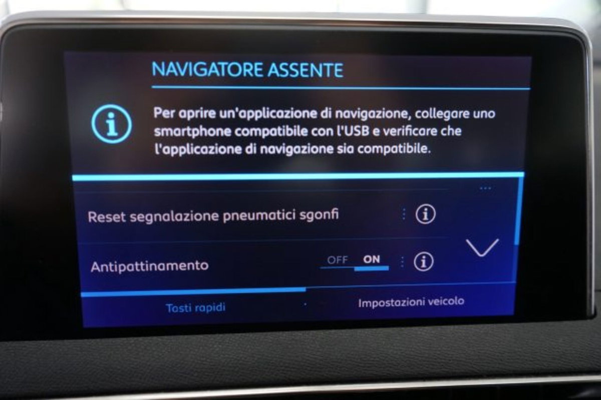 Peugeot 3008 PureTech Turbo 130 S&S Active Pack (14)