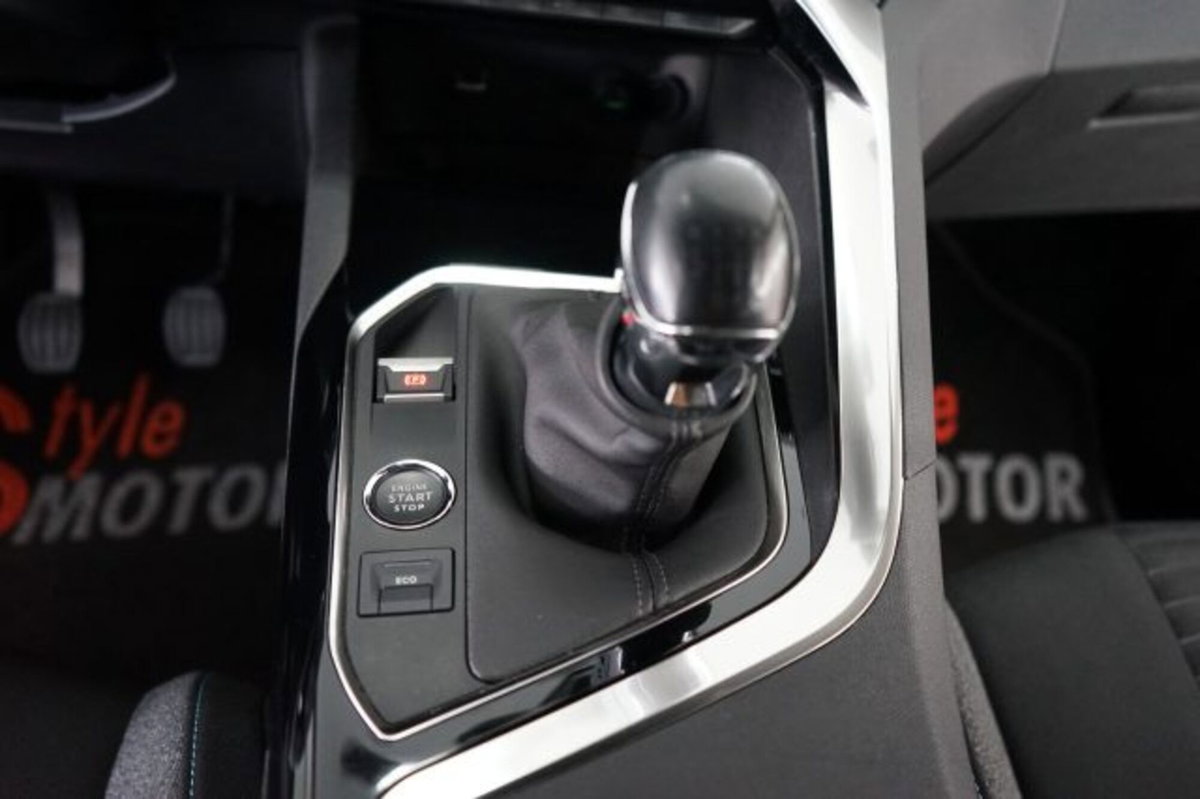Peugeot 3008 PureTech Turbo 130 S&S Active Pack (8)