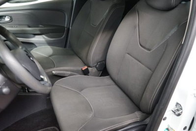 Renault Clio dCi 8V 75 CV 5 porte Moschino Life (14)