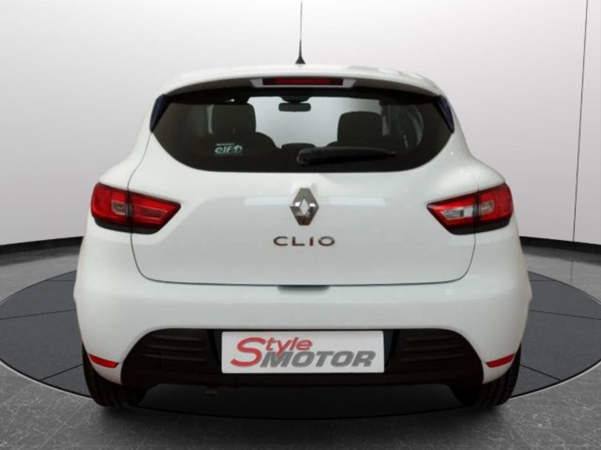 Renault Clio dCi 8V 75 CV 5 porte Moschino Life (4)