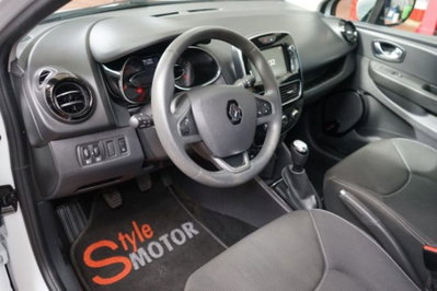 Renault Clio dCi 8V 75 CV 5 porte Moschino Life (6)