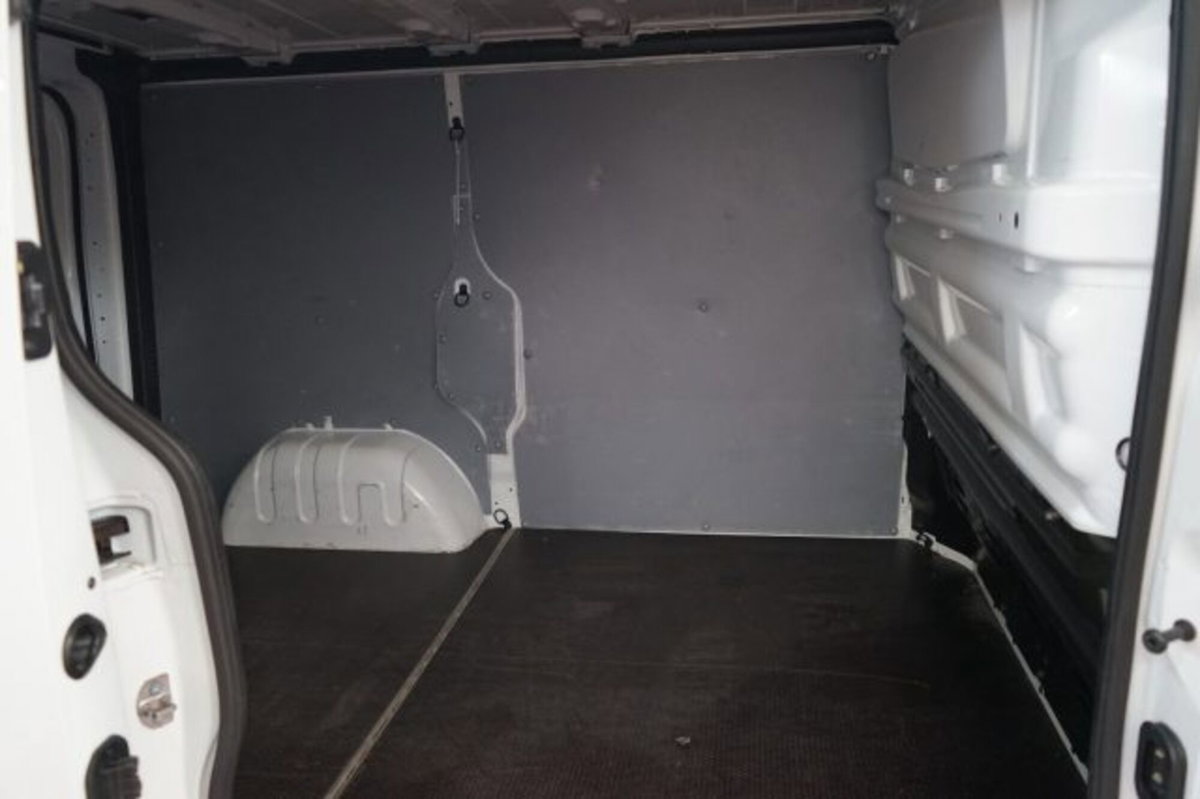 Renault Trafic Furgone van T27 2.0 blue dci 110cv L1H1 (18)