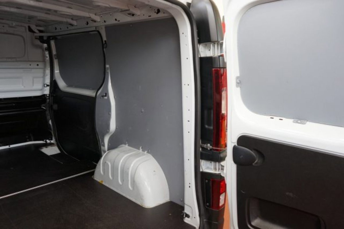 Renault Trafic Furgone van T27 2.0 blue dci 110cv L1H1 (20)