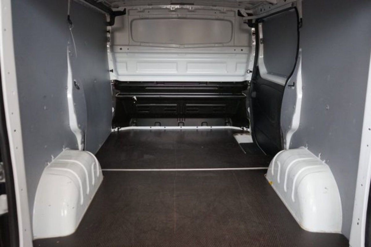 Renault Trafic Furgone van T27 2.0 blue dci 110cv L1H1 (7)