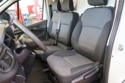 Renault Trafic Furgone van T27 2.0 blue dci 110cv L1H1 (6)