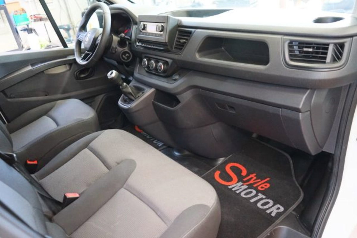 Renault Trafic Furgone van T27 2.0 blue dci 110cv L1H1 (7)