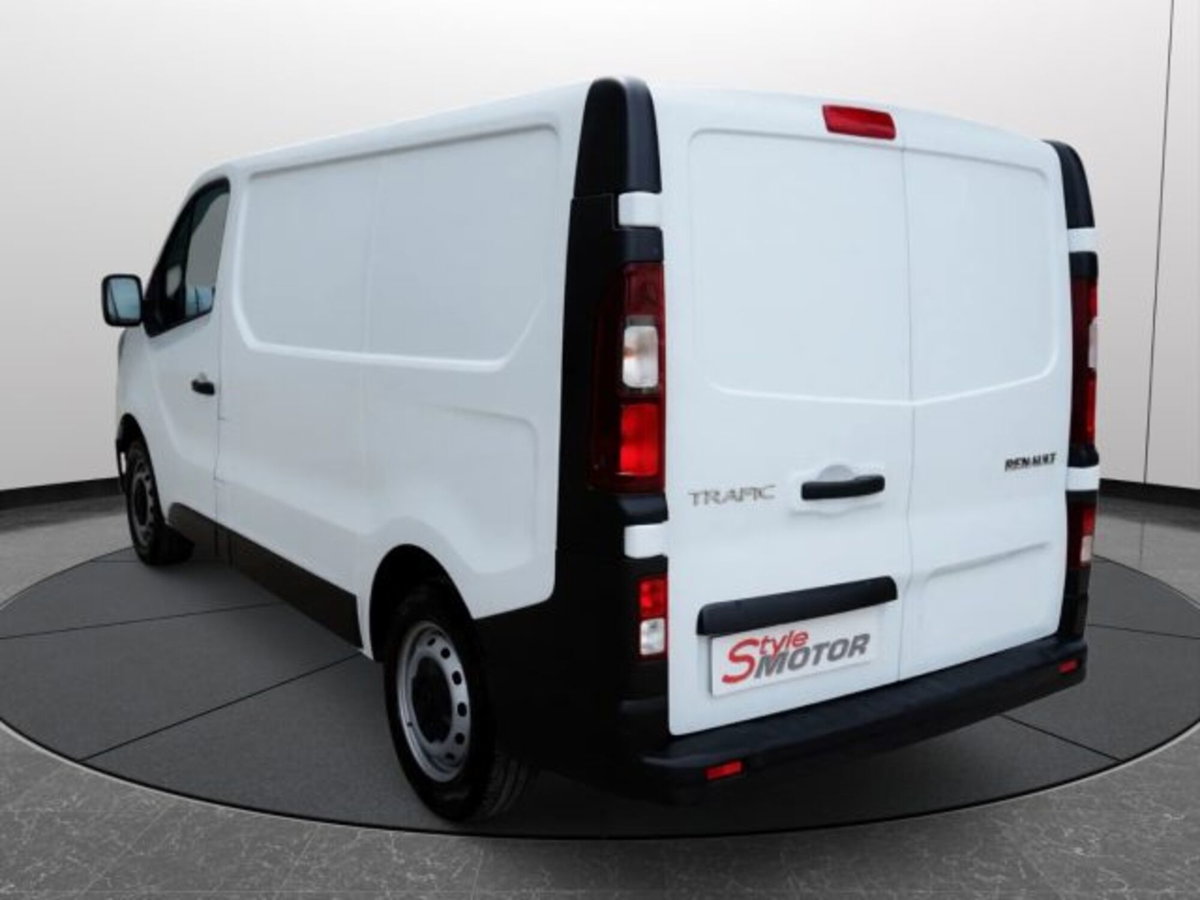 Renault Trafic Furgone van T27 2.0 blue dci 110cv L1H1 (14)