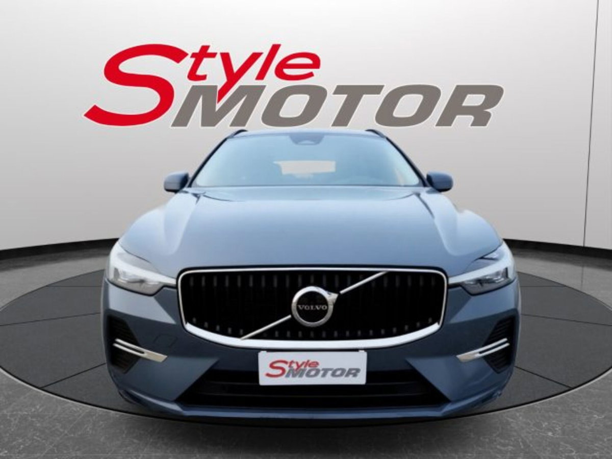 Volvo XC60 B4 (d) AWD automatico Core N1