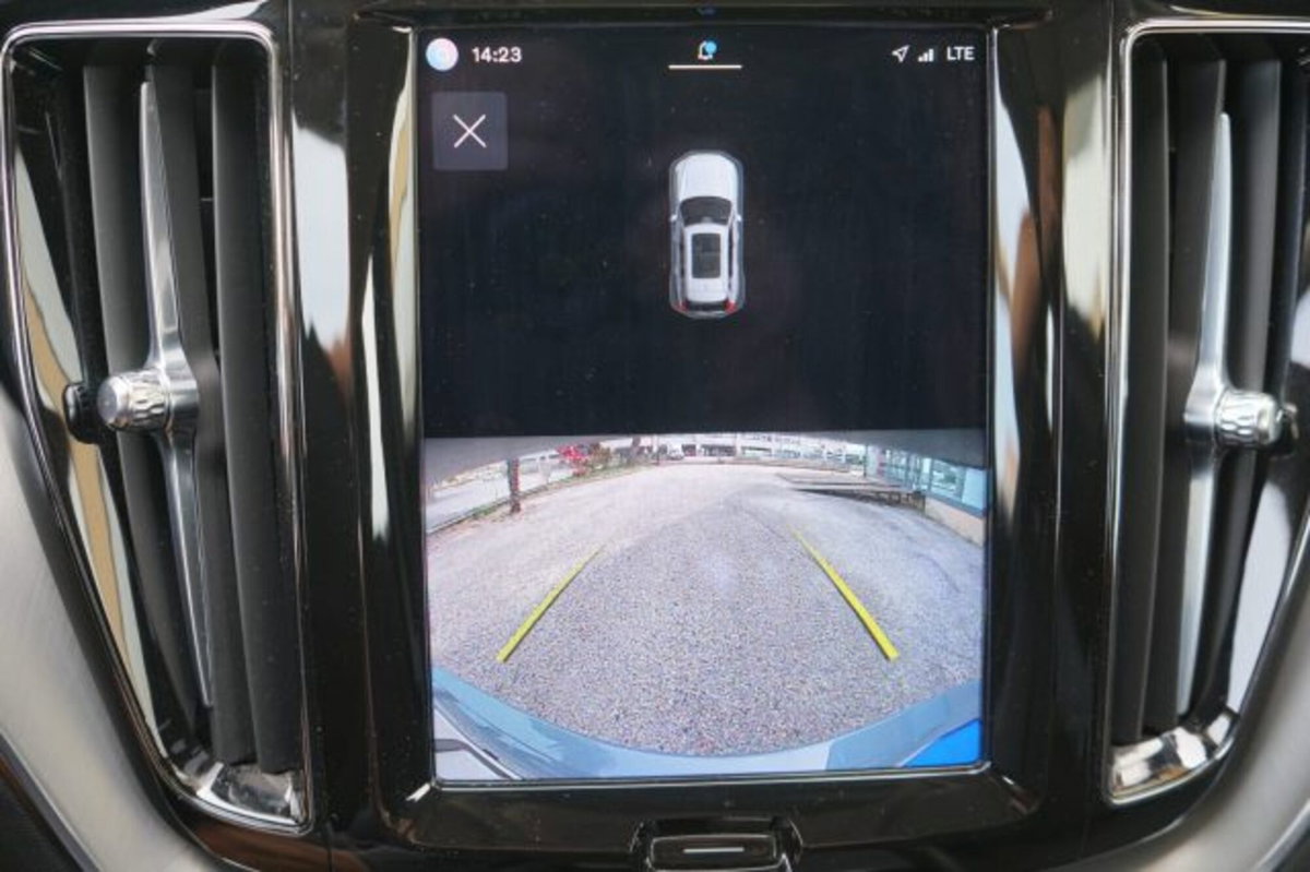 Volvo XC60 B4 (d) AWD automatico Core N1 (10)