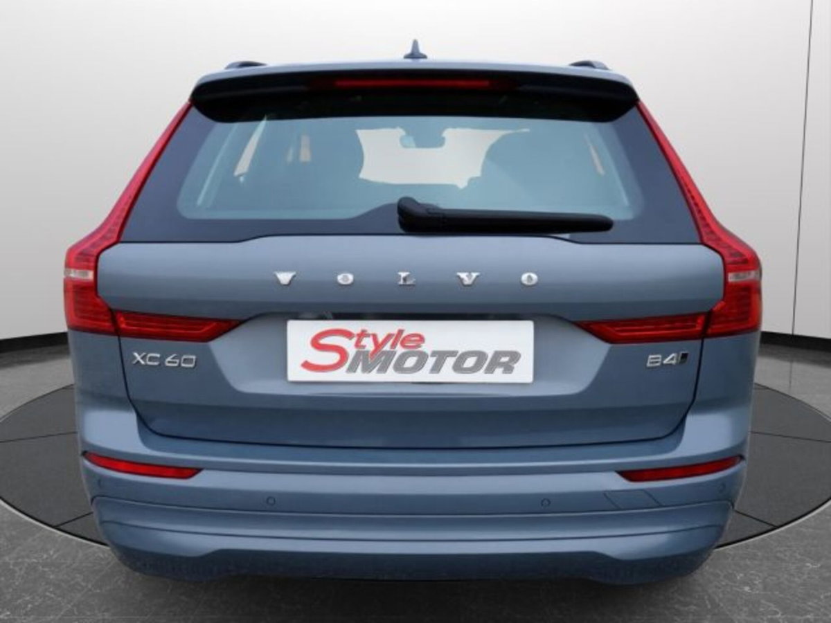 Volvo XC60 B4 (d) AWD automatico Core N1 (4)
