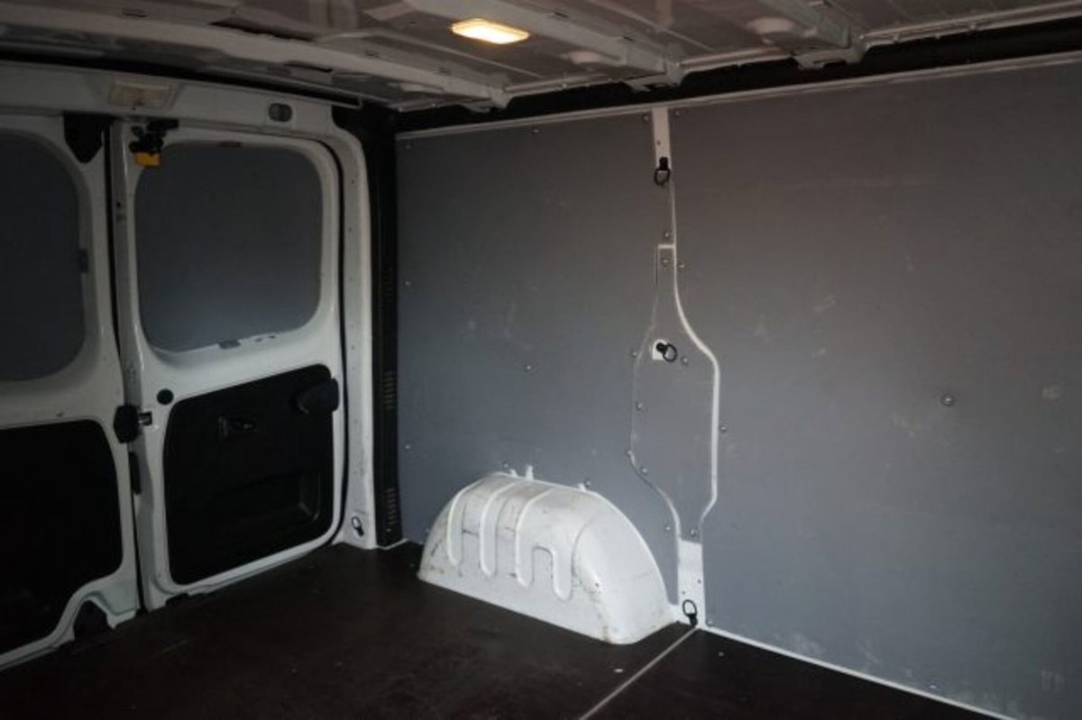 Renault Trafic Furgone T27 2.0 dCi 110CV PC-TN Furgone Ice Plus (13)