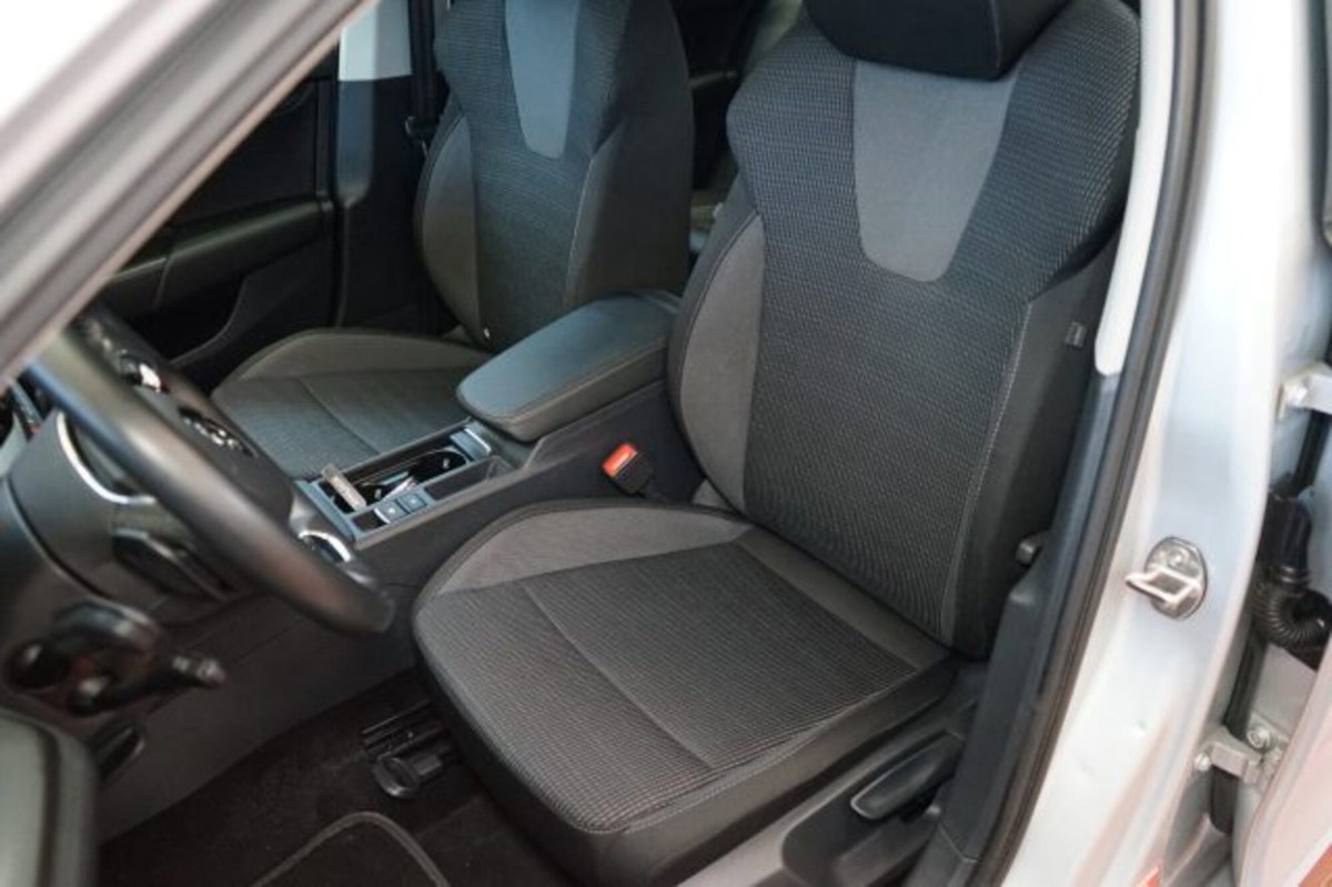 Skoda Octavia Station Wagon 2.0 TDI EVO SCR DSG Wagon Executive (13)
