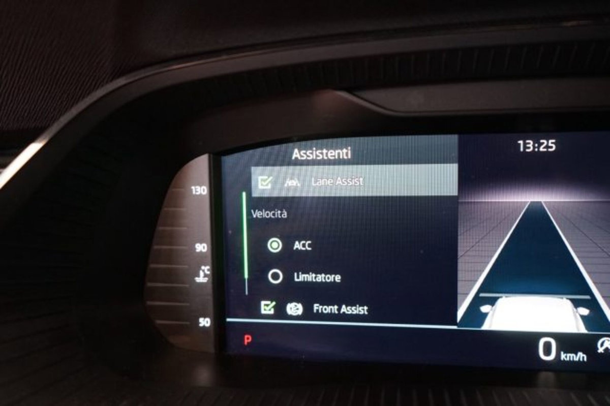 Skoda Octavia Station Wagon 2.0 TDI EVO SCR DSG Wagon Executive (14)