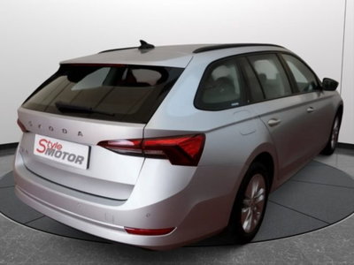 Skoda Octavia Station Wagon 2.0 TDI EVO SCR DSG Wagon Executive (17)