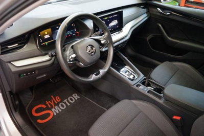 Skoda Octavia Station Wagon 2.0 TDI EVO SCR DSG Wagon Executive (6)