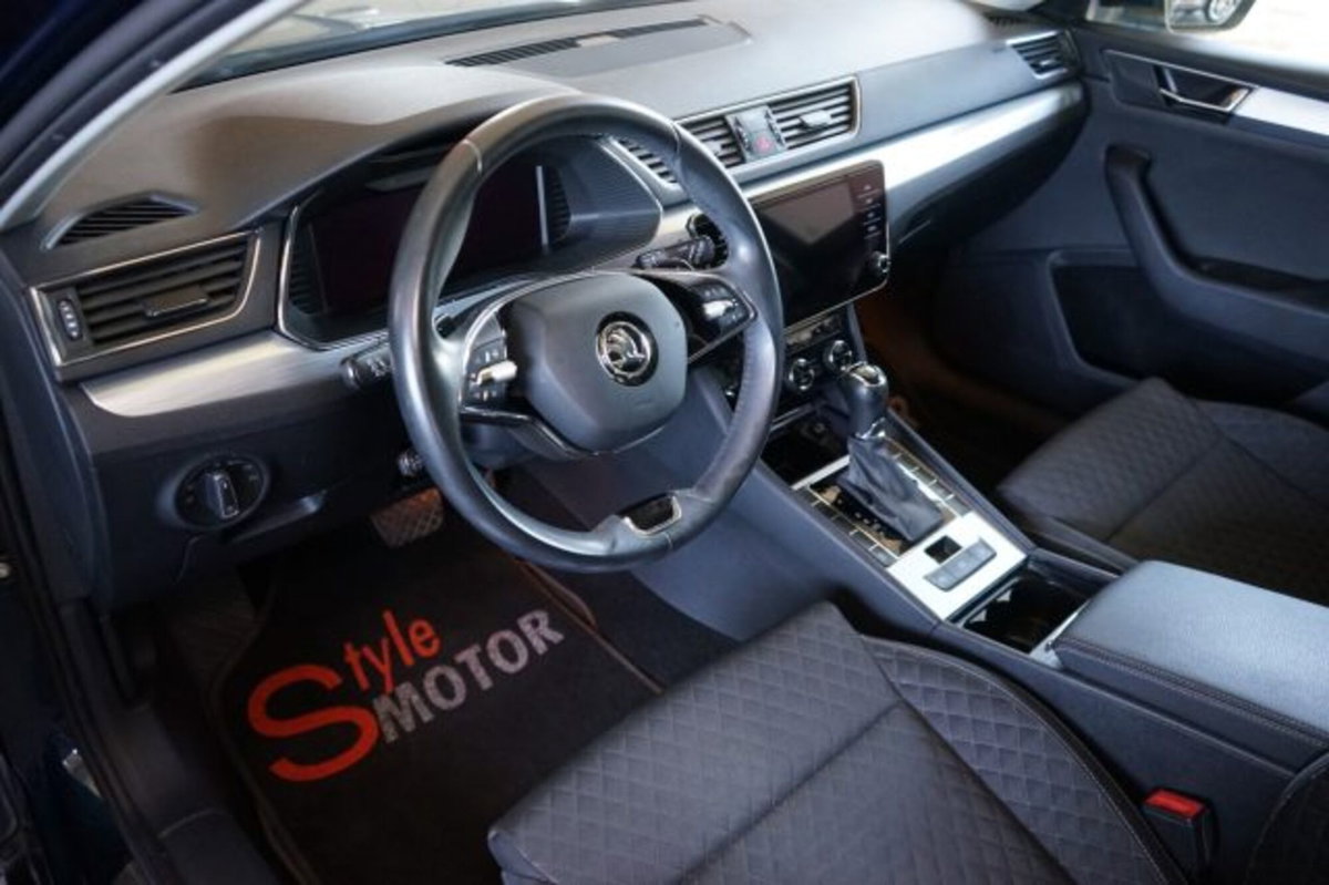 Skoda Superb Station Wagon 2.0 TDI EVO 122 CV SCR DSG Wagon Executive (6)