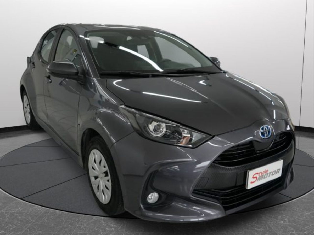 Toyota Yaris Cross 1.5 Hybrid 5p. E-CVT Premiere (2)