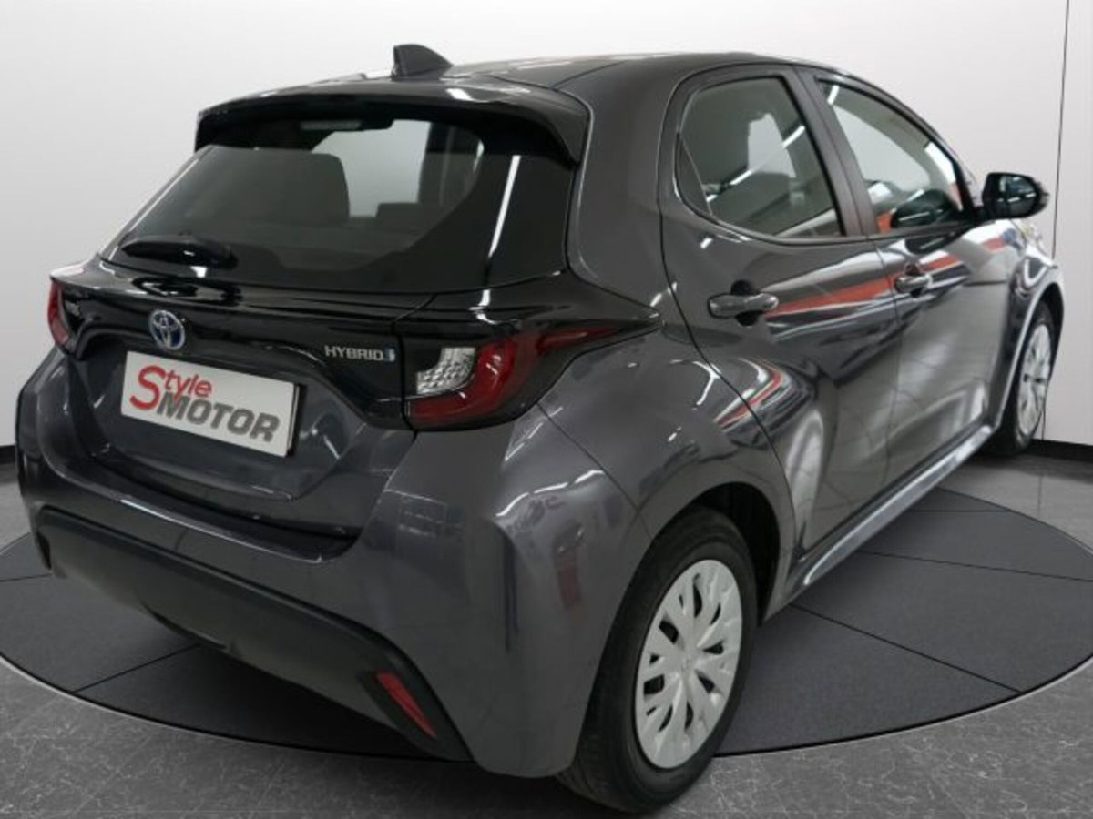 Toyota Yaris Cross 1.5 Hybrid 5p. E-CVT Premiere (3)