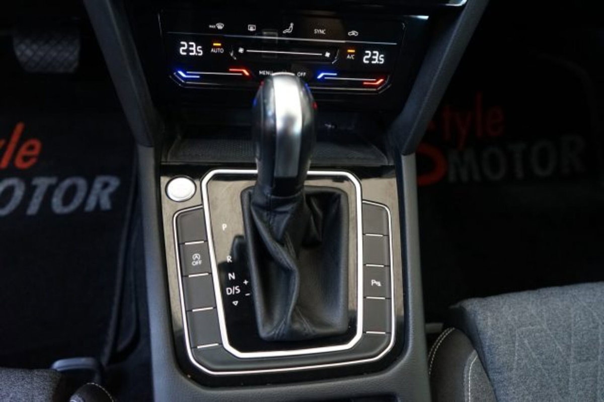 Volkswagen Passat Variant 2.0 TDI SCR EVO DSG Business (10)