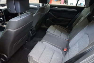 Volkswagen Passat Variant 2.0 TDI SCR EVO DSG Business (13)
