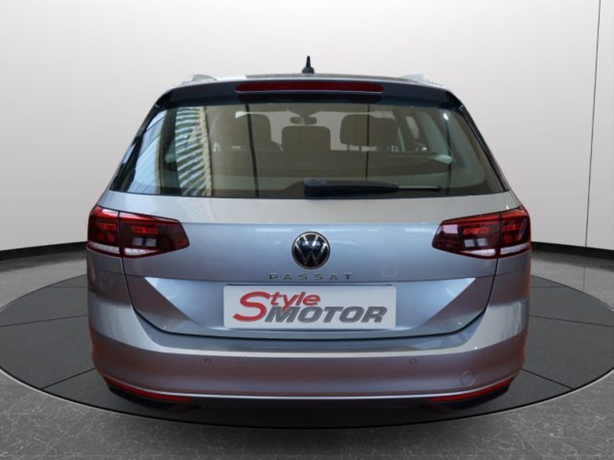 Volkswagen Passat Variant 2.0 TDI SCR EVO DSG Business (16)
