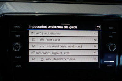 Volkswagen Passat Variant 2.0 TDI SCR EVO DSG Business (9)