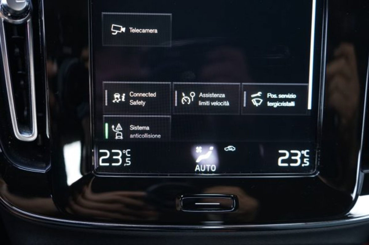 Volvo XC40 T5 Recharge Plug-in Hybrid automatico Core (10)