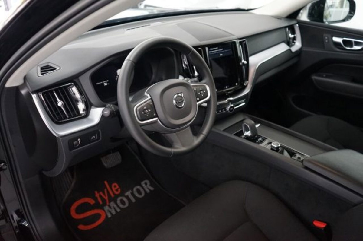 Volvo XC60 B4 (d) AWD automatico Core N1 (12)