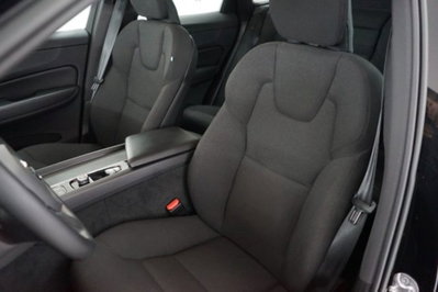 Volvo XC60 B4 (d) AWD automatico Core N1 (14)
