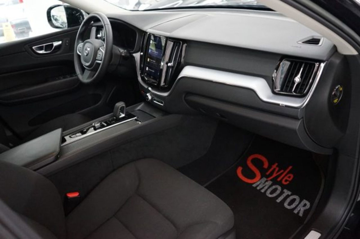 Volvo XC60 B4 (d) AWD automatico Core N1 (16)