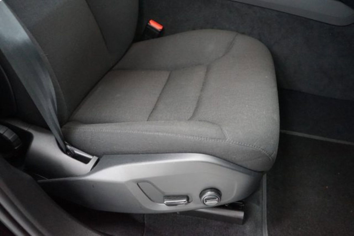 Volvo XC60 B4 (d) AWD automatico Core N1 (17)
