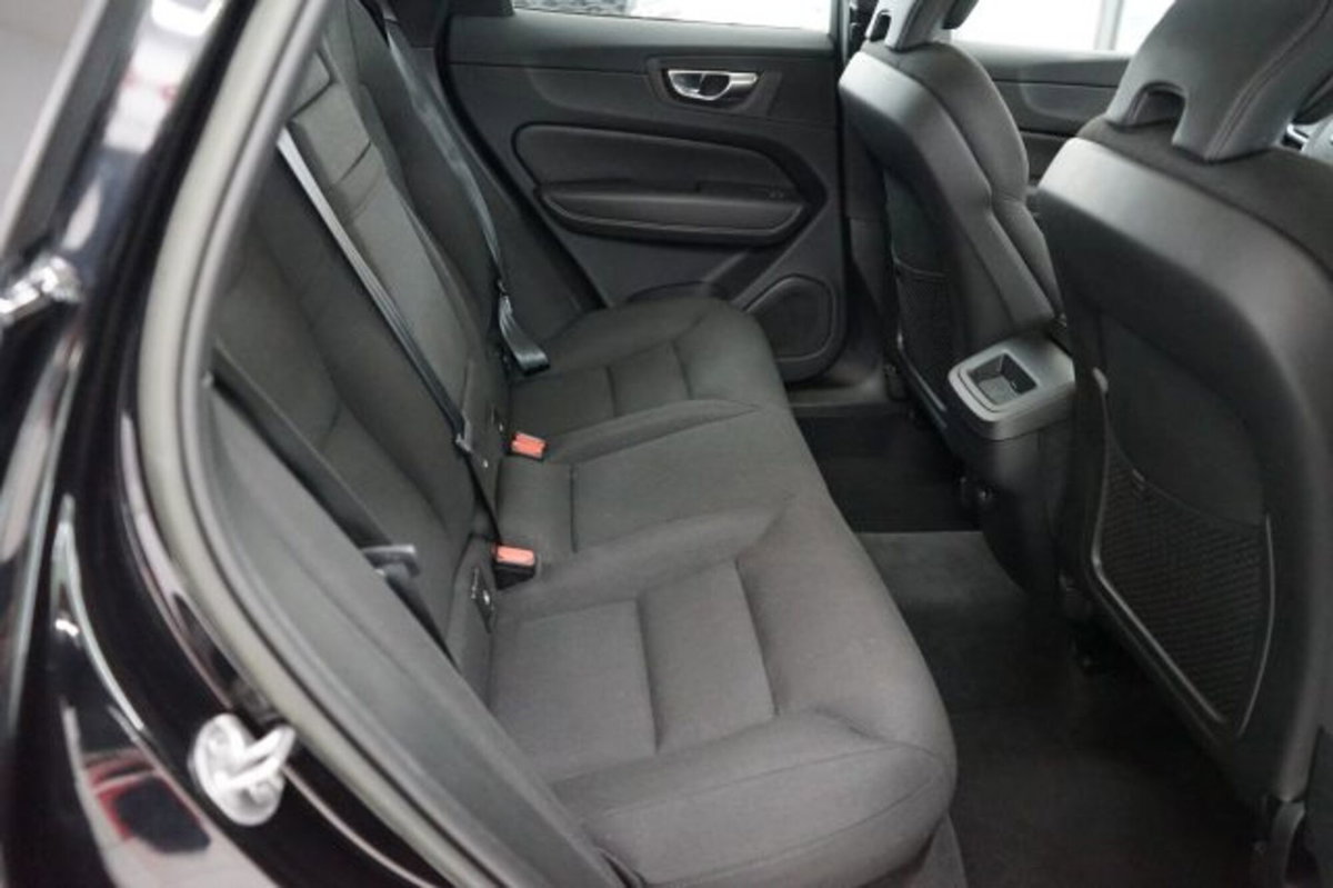 Volvo XC60 B4 (d) AWD automatico Core N1 (19)