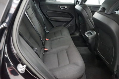 Volvo XC60 B4 (d) AWD automatico Core N1 (19)