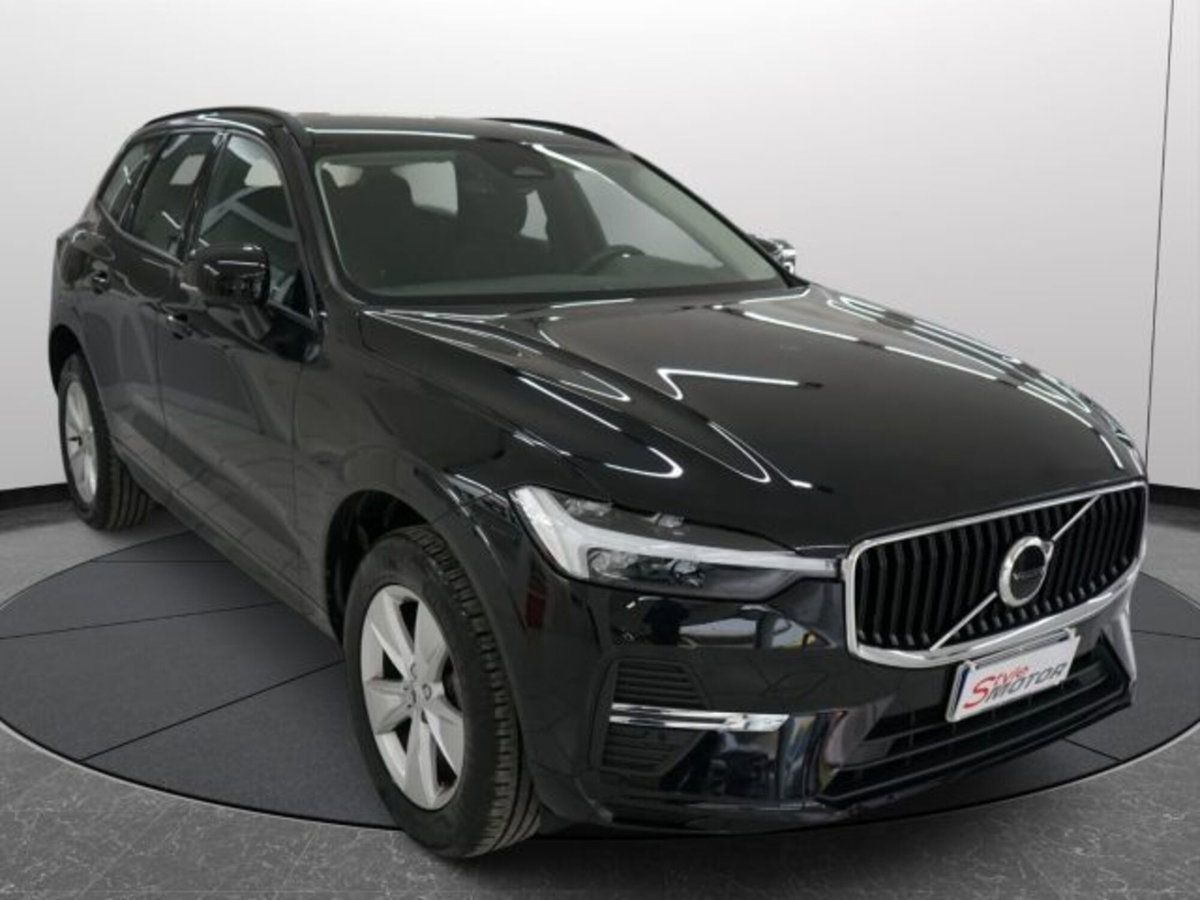 Volvo XC60 B4 (d) AWD automatico Core N1 (2)