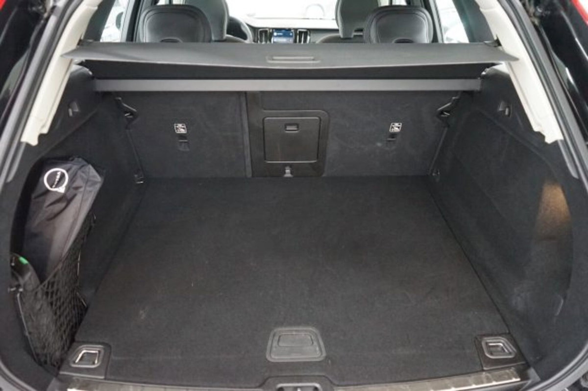 Volvo XC60 B4 (d) AWD automatico Core N1 (20)
