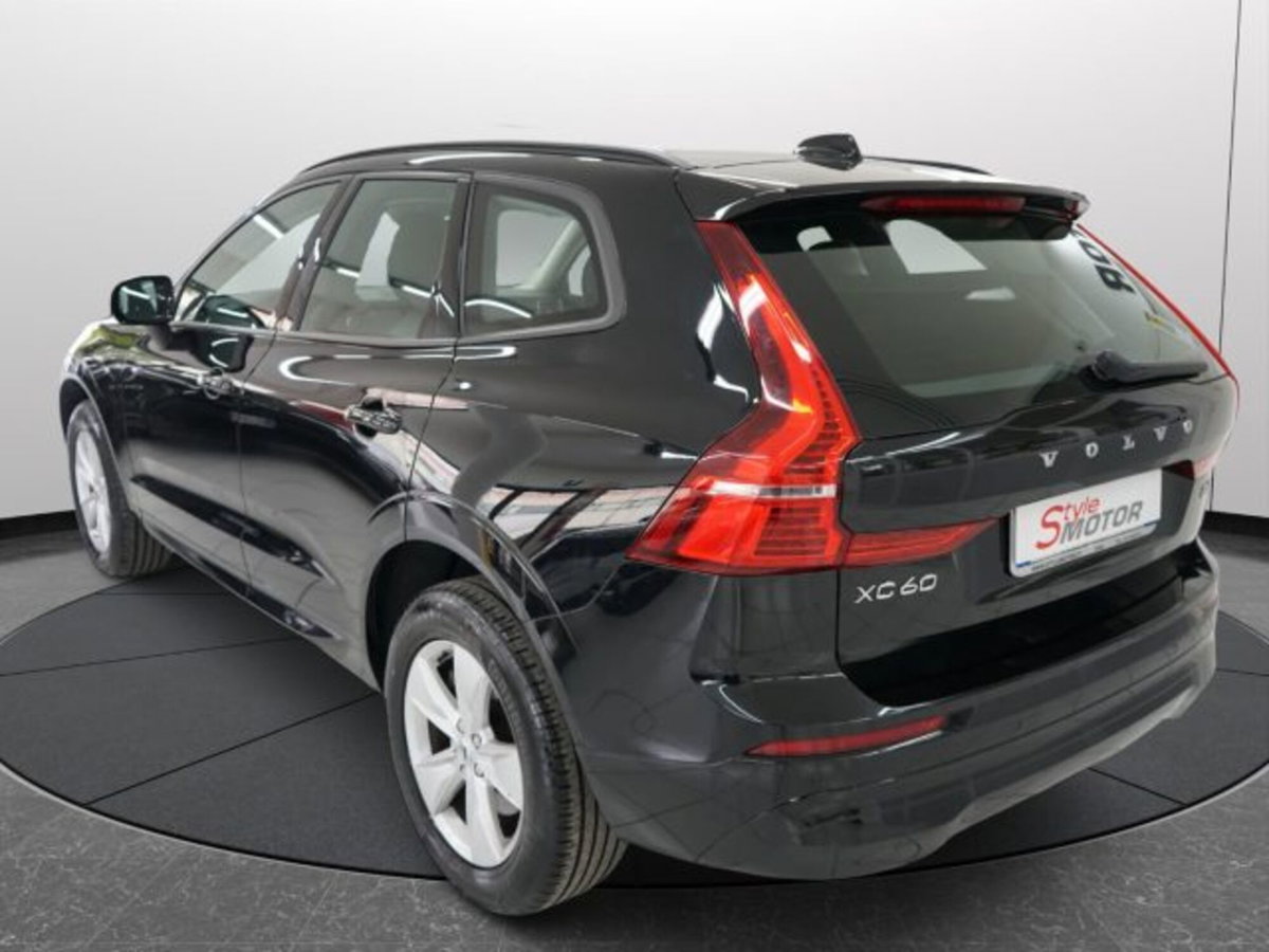 Volvo XC60 B4 (d) AWD automatico Core N1 (4)