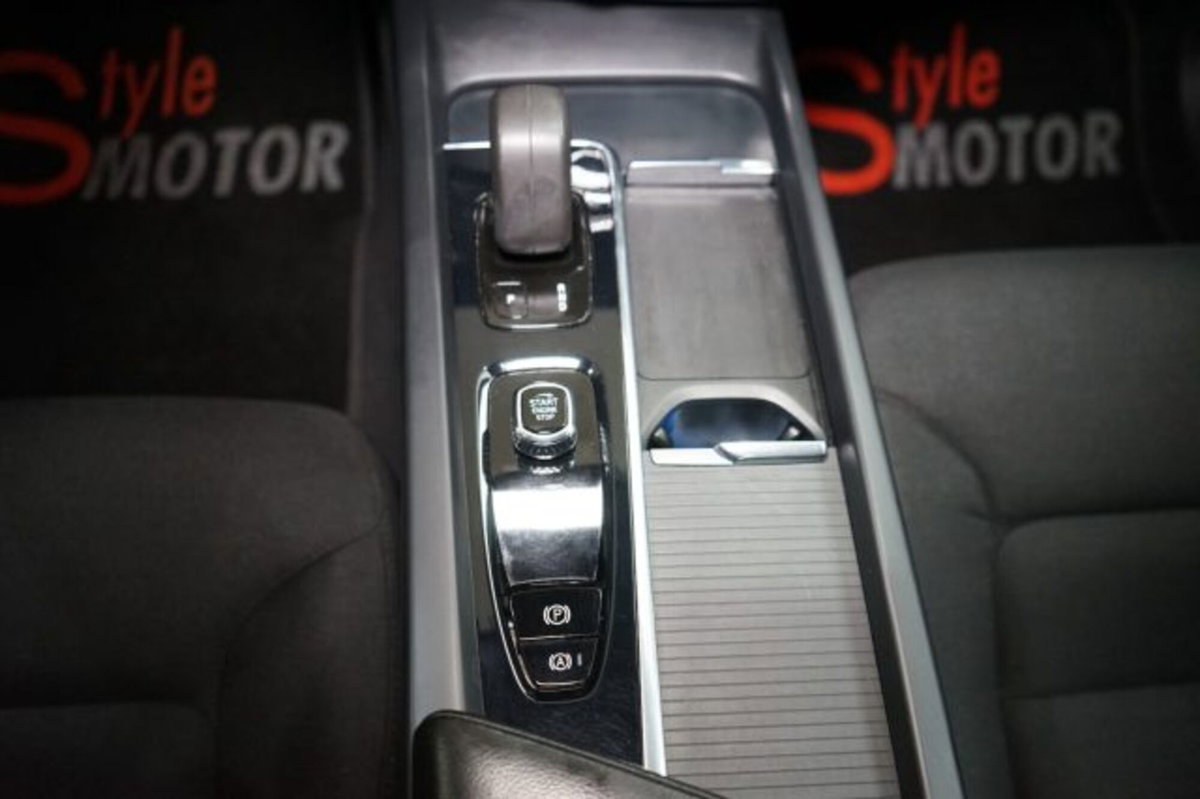 Volvo XC60 T6 Recharge AWD Plug-in Hybrid Inscription (7)