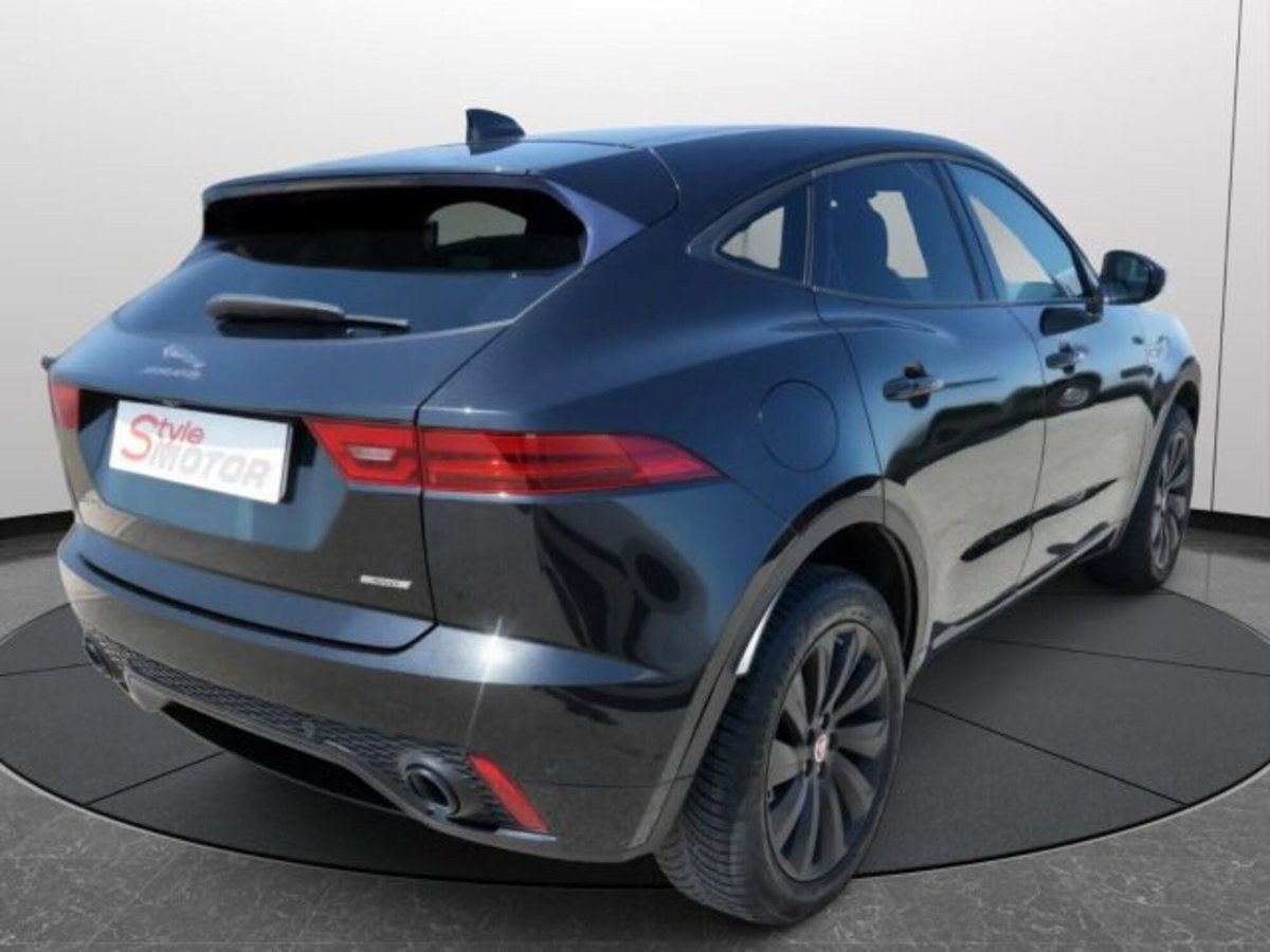 Jaguar E-Pace 2.0D 150 CV AWD aut. (16)