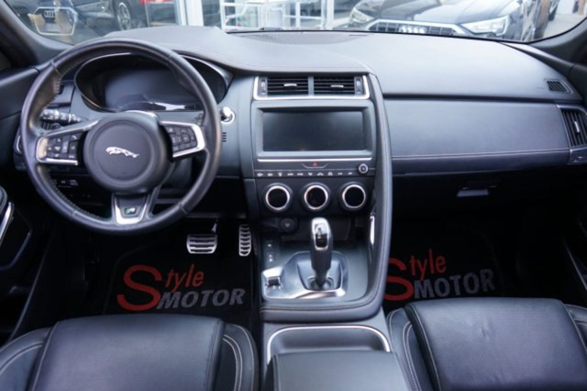 Jaguar E-Pace 2.0D 150 CV AWD aut. (5)