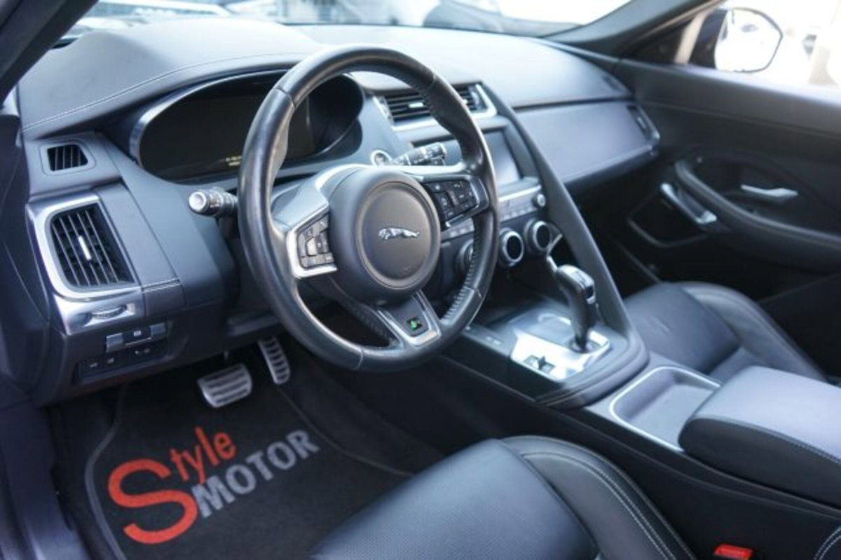 Jaguar E-Pace 2.0D 150 CV AWD aut. (6)