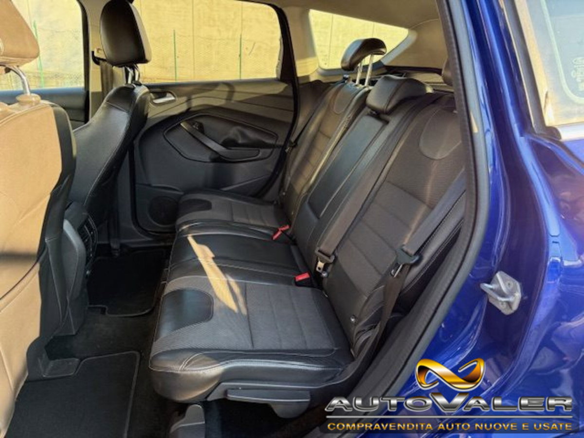 Ford Kuga 2.0 TDCI 150 CV S&S 4WD Titanium (10)