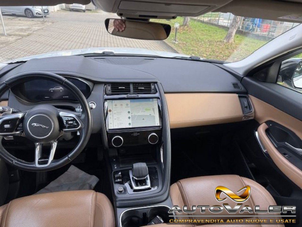Jaguar E-Pace 2.0D I4 163 CV (10)