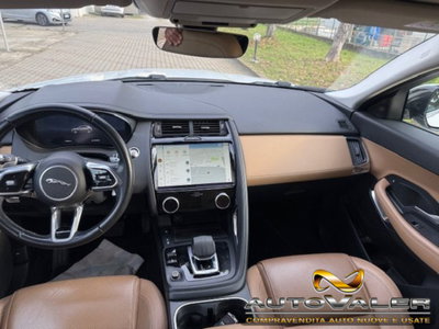 Jaguar E-Pace 2.0D I4 163 CV (10)